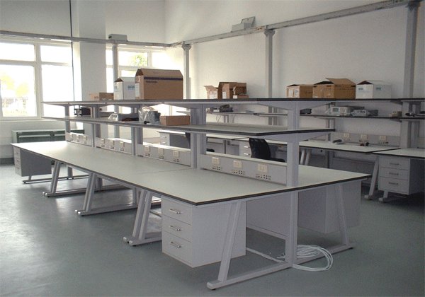 工（gōng）作台（tái）